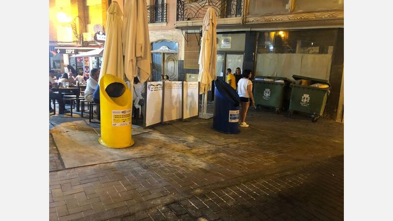 Ciudadanos pide remodelar la plaza de la Constitución e instalar cubre contenedores con imágenes de Benidorm